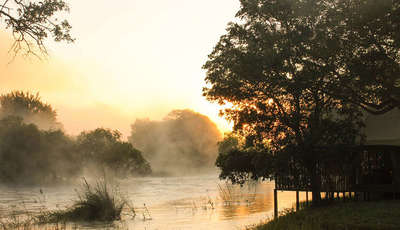 mist on the zambezi river_400_230